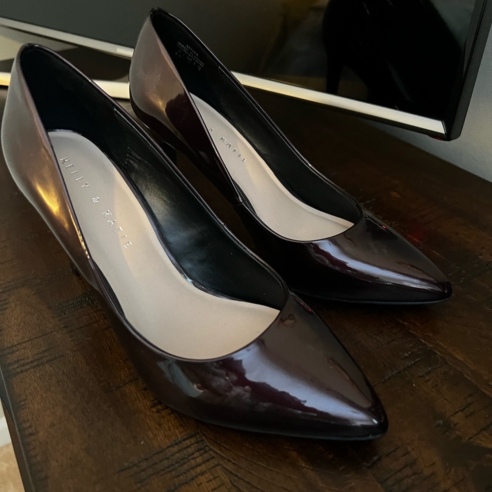Kelly & Katie Astivia Pumps
